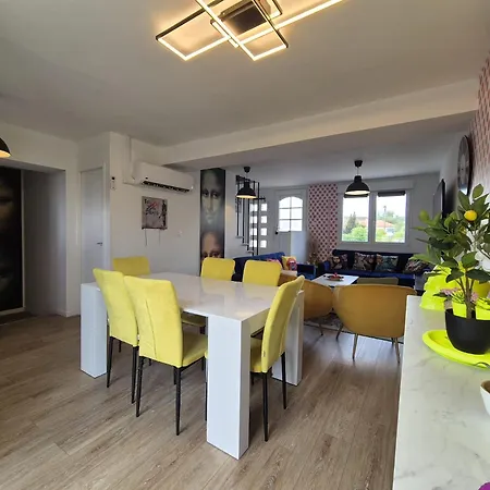 Villahermosa, Un Oasis Artistique Apartment